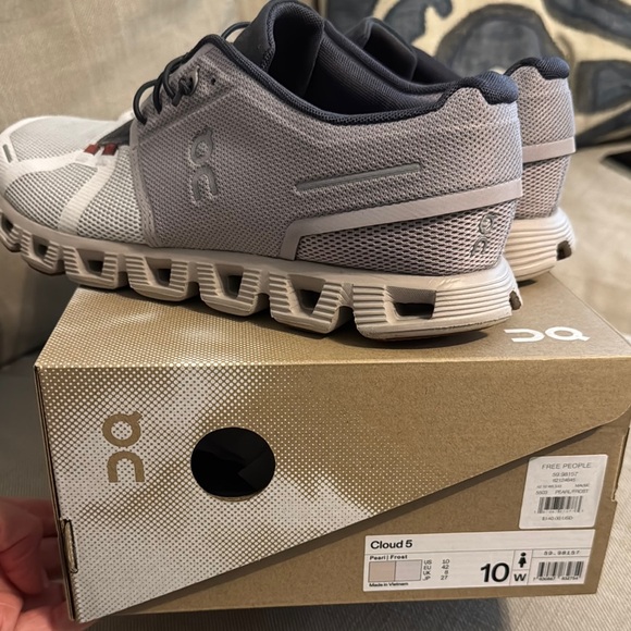 Women’s On Cloud 5 Pearl Frost Size 10 - Picture 8 of 8